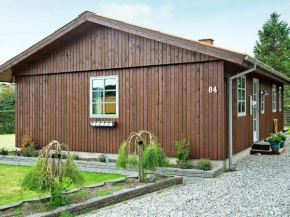Vintage Holiday Home in Grenaa Jutland with Roofed Terrace, Grenå